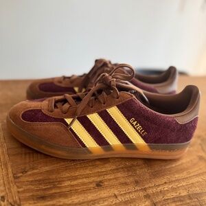 Adidas Gazelle Indoor (Maroon/Yellow)